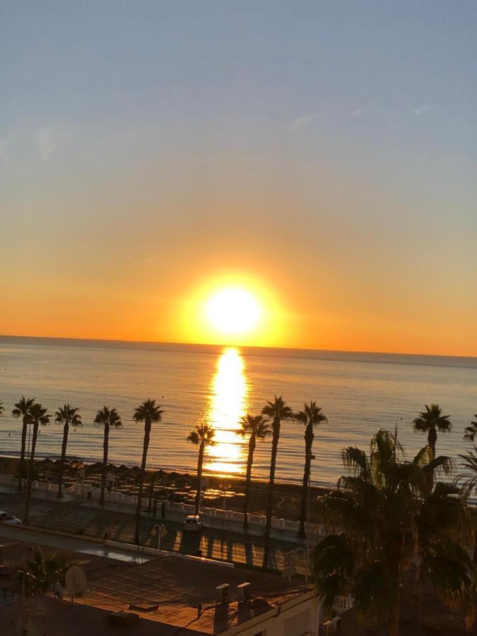 Luxury Beachfront Apartment In Benalmadena Costa Exterior foto