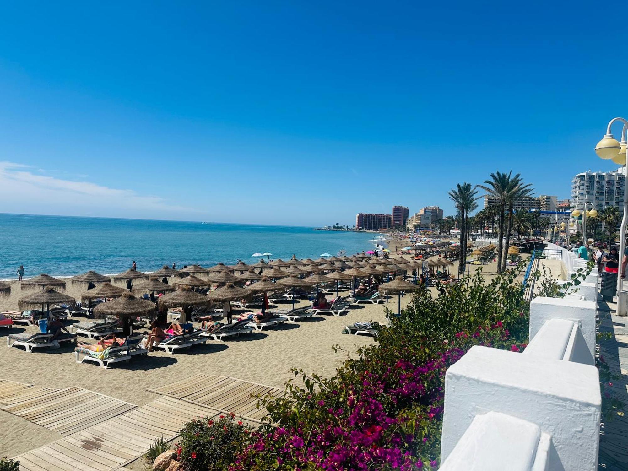 Luxury Beachfront Apartment In Benalmadena Costa Exterior foto