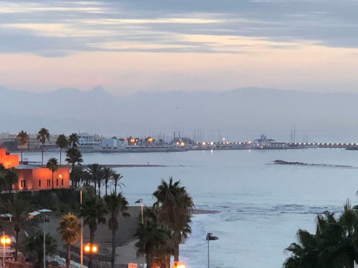 Luxury Beachfront Apartment In Benalmadena Costa Exterior foto